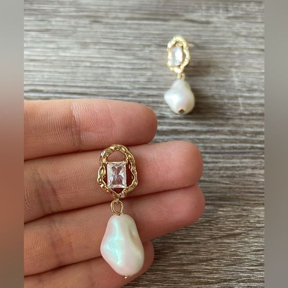 Italian vintage style earrings A48 - Picture 2 of 3